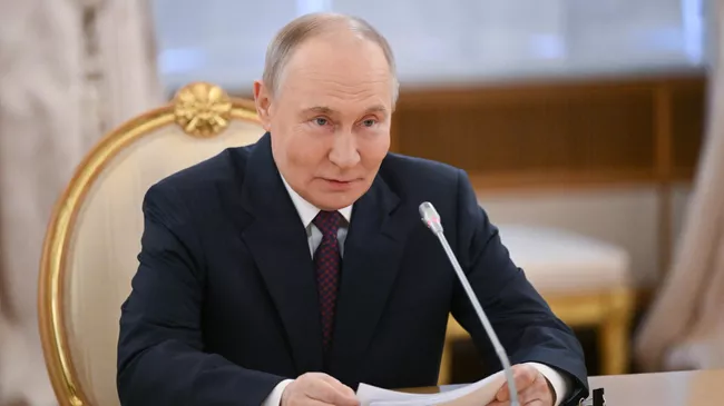 Путин пообещал президентам Кубы и Венесуэлы оставаться с ними в контакте Путин пообещал президентам Кубы и Венесуэлы оставаться с ними в контакте