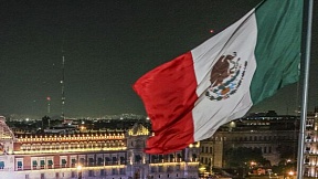 Transiciones políticas y una economía sólida: así llega México al primer cuarto de siglo XXI Transiciones políticas y una economía sólida: así llega México al primer cuarto de siglo XXI