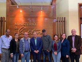 Se reúne el Embajador con el Presidente del ICAIC y el Asesor del Ministro de Cultura Se reúne el Embajador con el Presidente del ICAIC y el Asesor del Ministro de Cultura