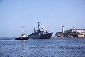 Arriba al puerto de La Habana el buque escuela "Perekop" Arriba al puerto de La Habana el buque escuela "Perekop"