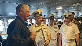 Díaz-Canel recibe la fragata y el submarino ruso que se encuentran de visita en La Habana Díaz-Canel recibe la fragata y el submarino ruso que se encuentran de visita en La Habana