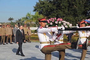 Sobre la ceremonia de la colocación de la ofrenda floral al Mausoleo del Soldado Internacionalista Soviético Sobre la ceremonia de la colocación de la ofrenda floral al Mausoleo del Soldado Internacionalista Soviético